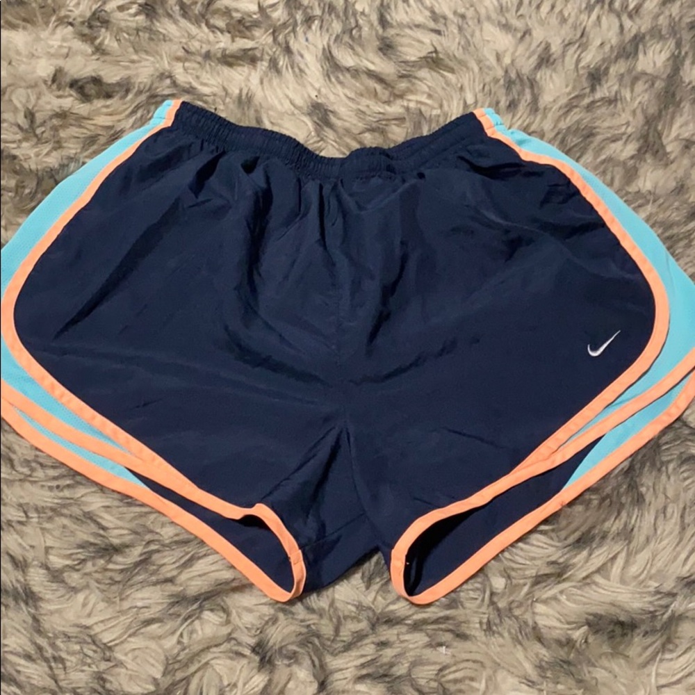 Nike Dri Fit Runnjng Shorts Size L
